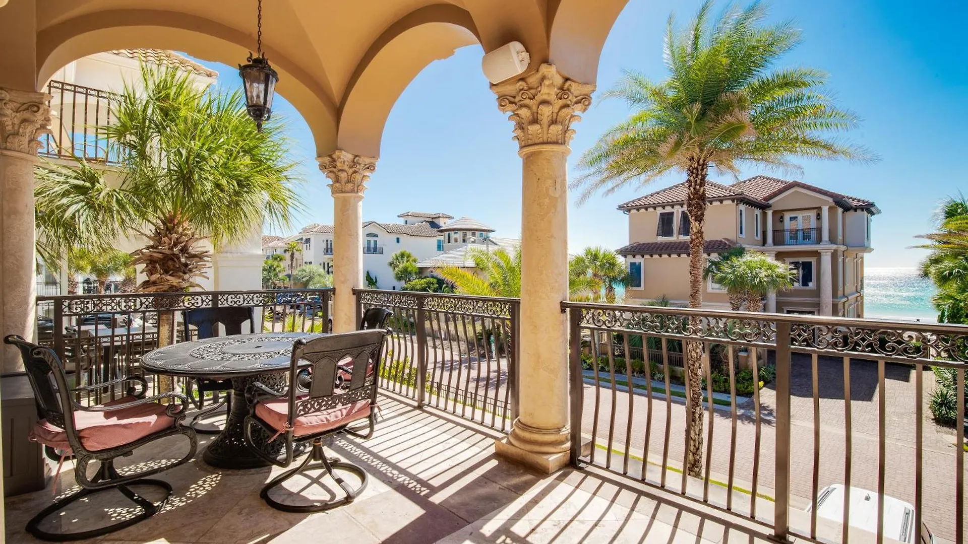 Beach Views, Rooftop Deck, Outdoor Kitchen, Destin 0*,  United States
