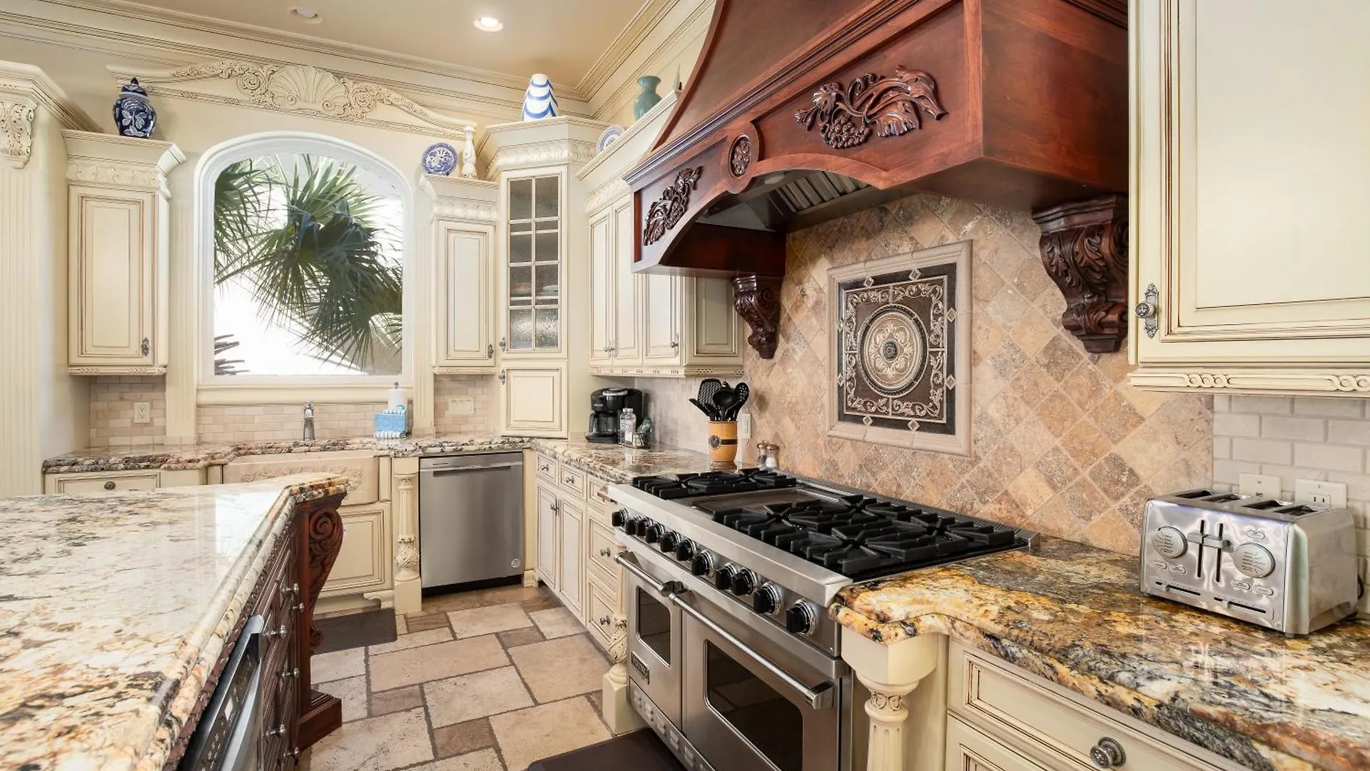 Holiday home Beach Views, Rooftop Deck, Outdoor Kitchen, Destin